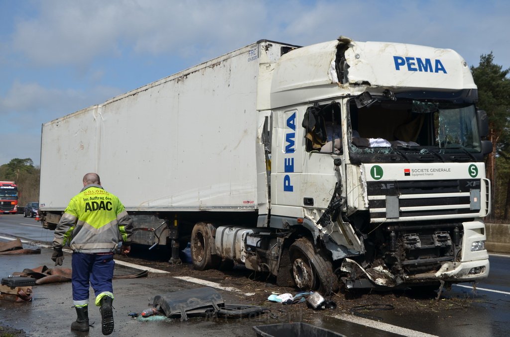 VU LKW umgestuerzt A 3 Rich Frankfurt AS Koenigsforst P573.JPG - Miklos Laubert